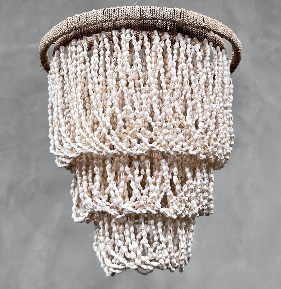 NO RESERVE PRICE - SL12 - Stunning Shell Chandelier - Chandelier - Shell #1.0