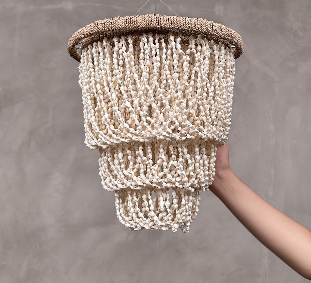 NO RESERVE PRICE - SL12 - Stunning Shell Chandelier - Chandelier - Shell #1.0