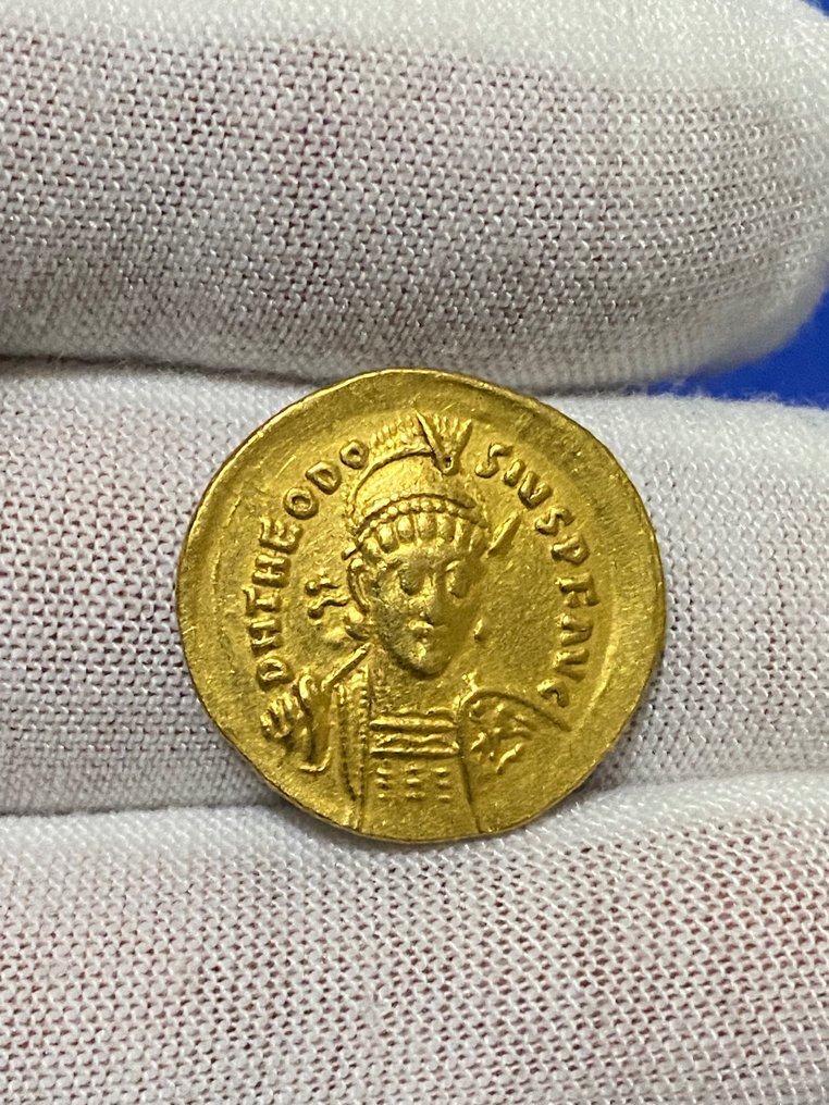 Romarriket. Theodosius II (AD 402-450). Solidus 402-450 AD  (Ingen mindstepris) #2.1