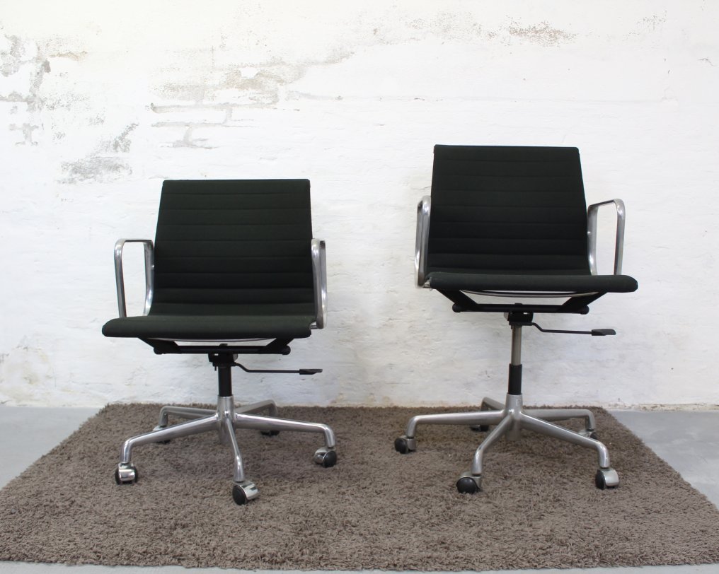 ICF - Charles & Ray Eames - Irodai szék (2) - EA117 - Acél, Textil #1.1
