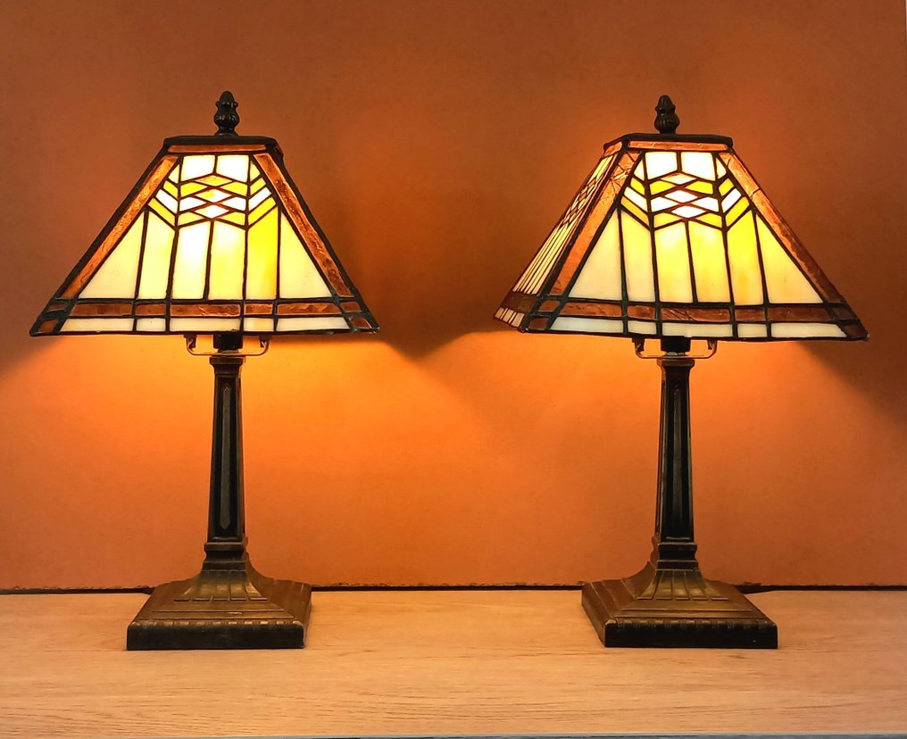 Lampada da tavolo (2) - Bronzo, Piombo, Vetrata - Stile Tiffany #3.1