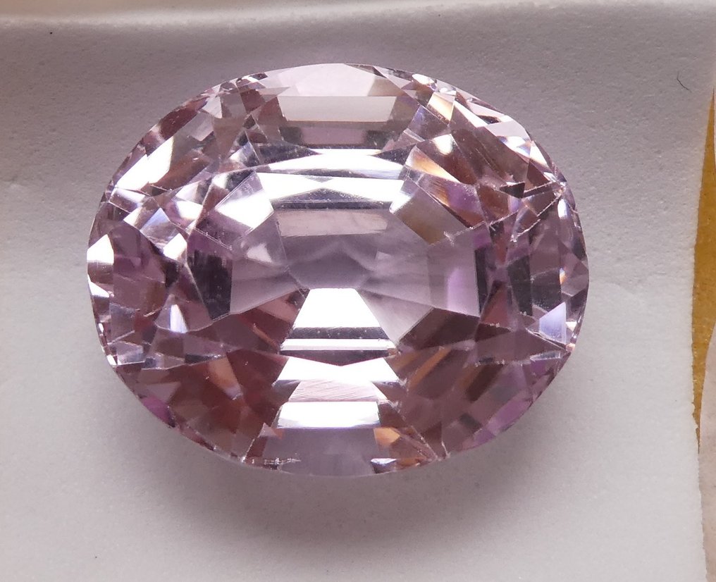 Kunzite - 25.01 ct - Instituto Gemólogico Español (IGE) #4.3