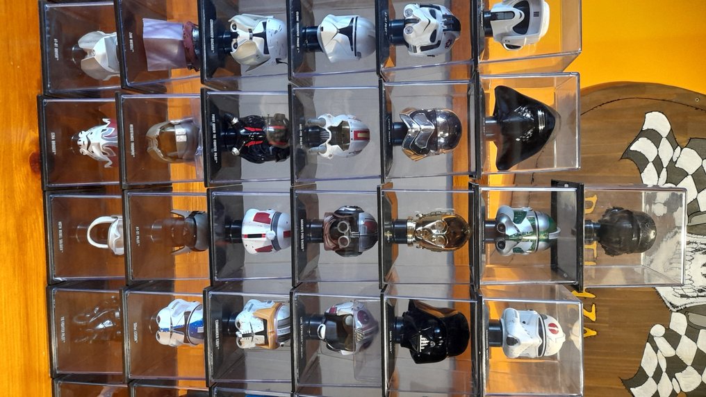 De Agostini  - Figurine de acțiune - Collection of 50 helmets in vinyl display cases - Star Wars #3.1