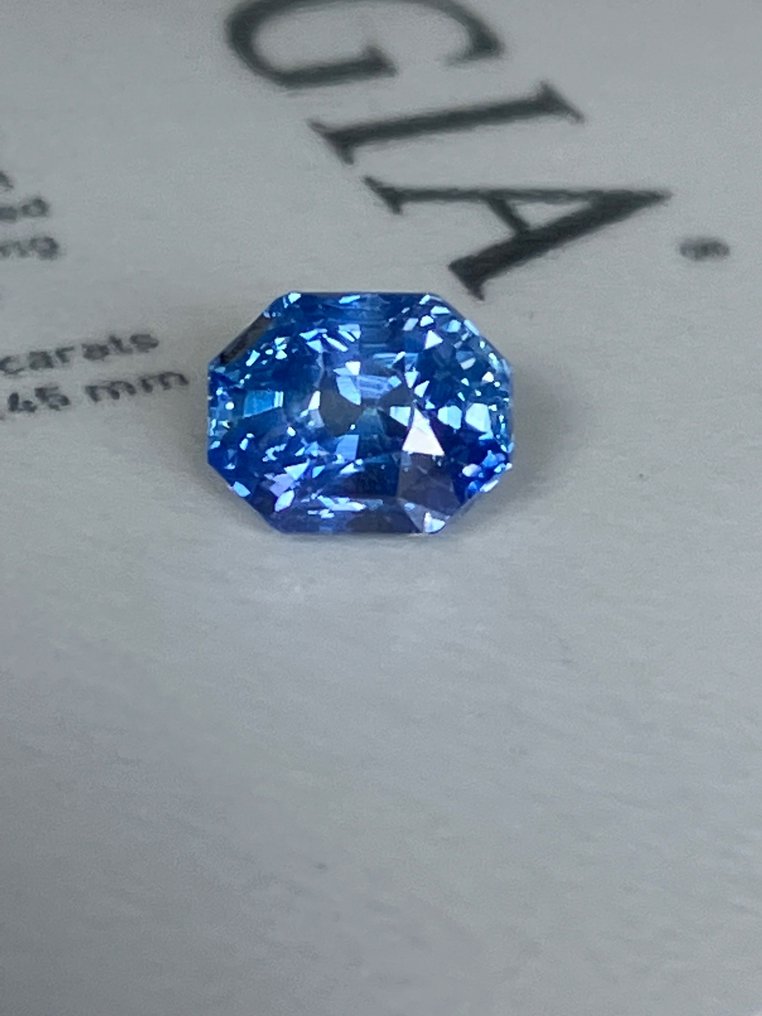 1 pcs  Blauw Saffier  - 2.89 ct - GIA #1.1