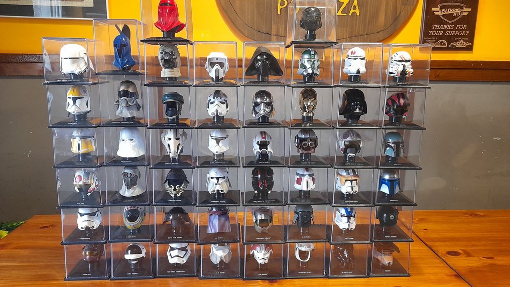 De Agostini  - Action figure - Collection of 50 helmets in vinyl display cases - Star Wars #1.1