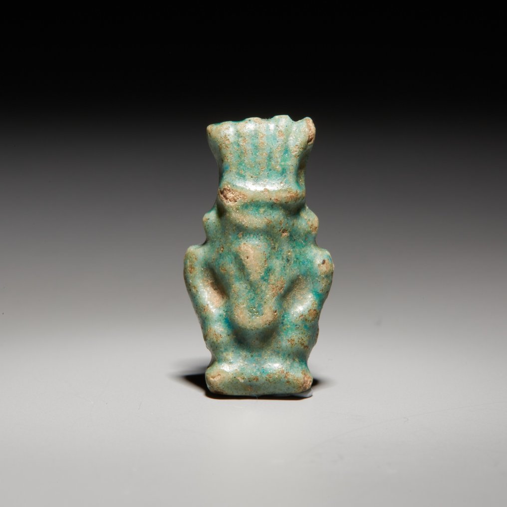 Ókori egyiptomi Fajansz Bes isten amulettje. Késői időszak, ie 664-332. 2,4 cm magas. #1.1