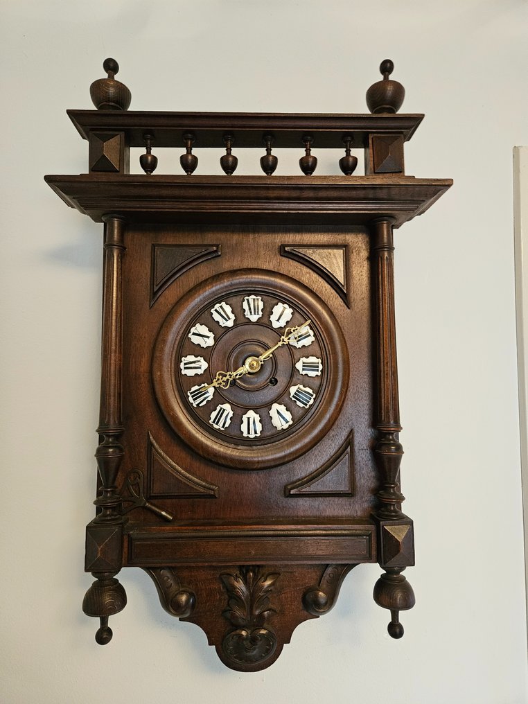 Wall clock -  Antique Wood - 1930-1940 #2.1