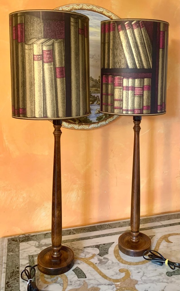 Lamp (2) - Fornasetti / Cole&Sons paper lampshade in color and gold - Walnut - Wooden base 1 m high #1.1