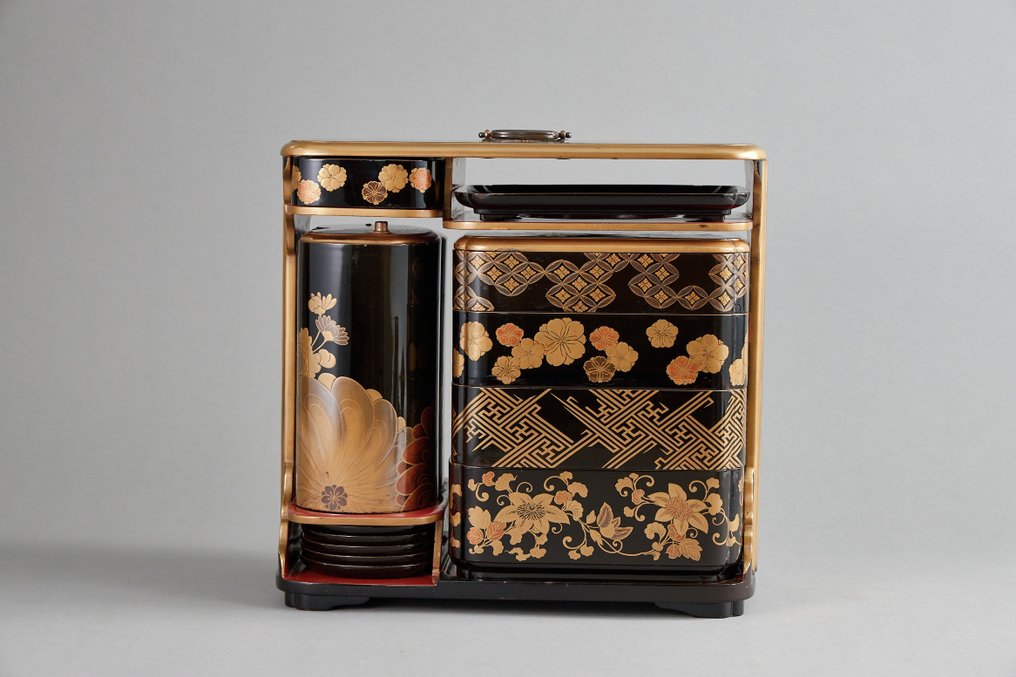 Auspicious Floral Maki-e and Nashiji Nobento 野弁当 (Picnic Set) with Wooden Box - Conteneur - Bois laqué #2.2