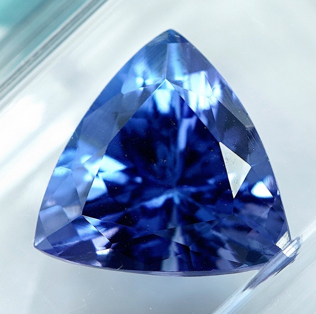 Tanzanit - 4.68 ct - Nemzetközi Gemmológiai Intézet (IGI) #1.0