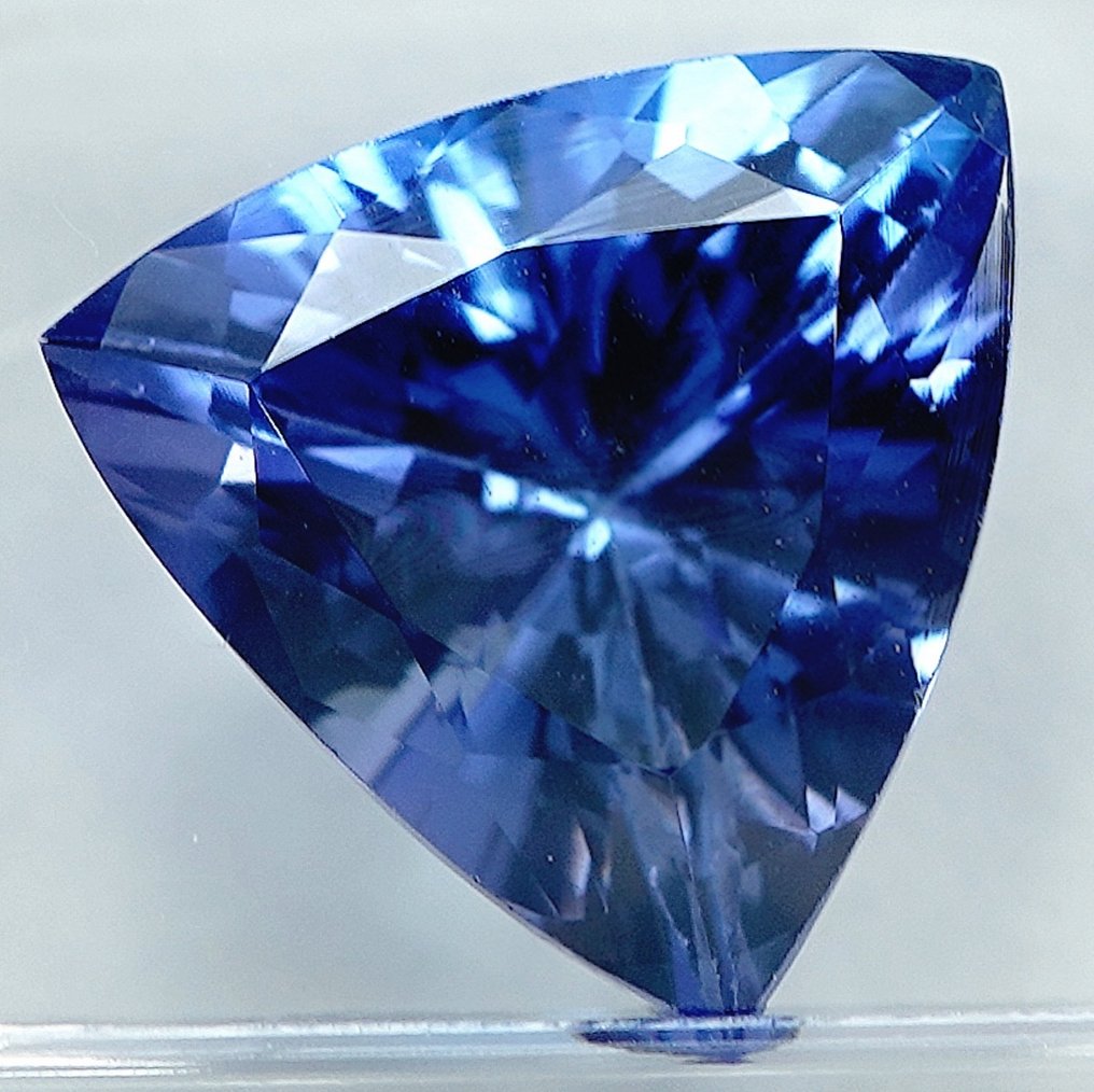 Tanzanit - 4.68 ct - Nemzetközi Gemmológiai Intézet (IGI) #3.2