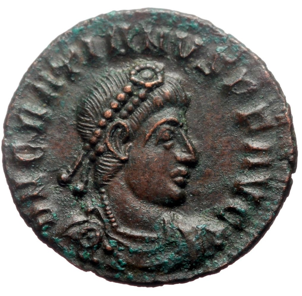 Ρωμαϊκή Αυτοκρατορία. Gratian (AD 367-383). Follis Great portrait  (χωρίς τιμή ασφαλείας) #1.1
