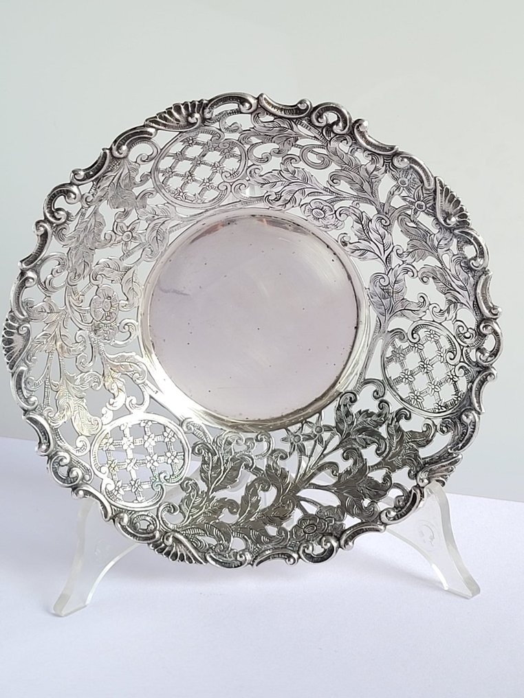 Fruit bowl - .835 silver - Openwork, richly decorated. #1.1