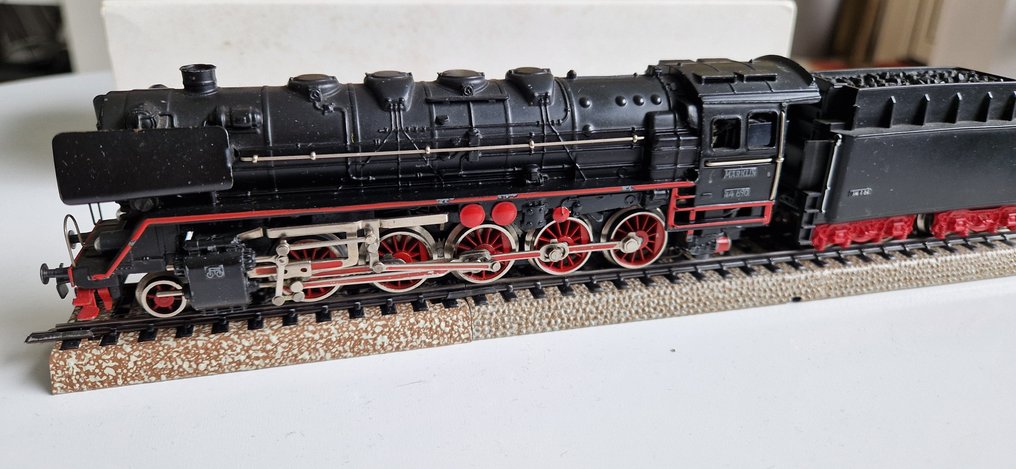 Märklin H0 - GN800 / 3009.1 - 連煤水車的蒸汽火車 (1) - BR 44 - DB #1.1