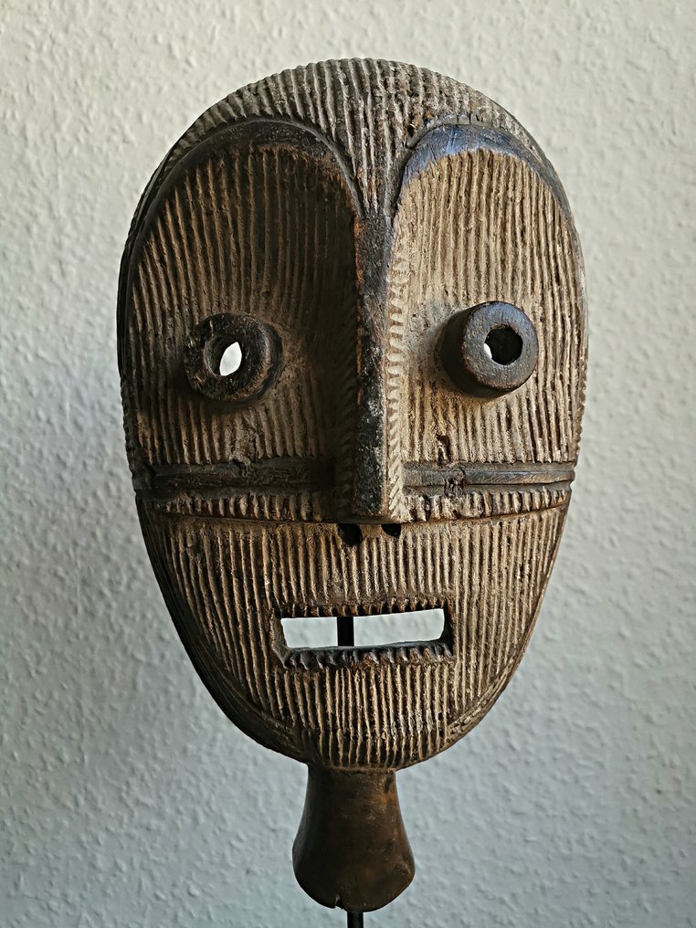 Tradycyjna maska do tańca - Metoko lub Mituku - Demokratyczna Republika Konga  (Bez ceny minimalnej
) #1.1