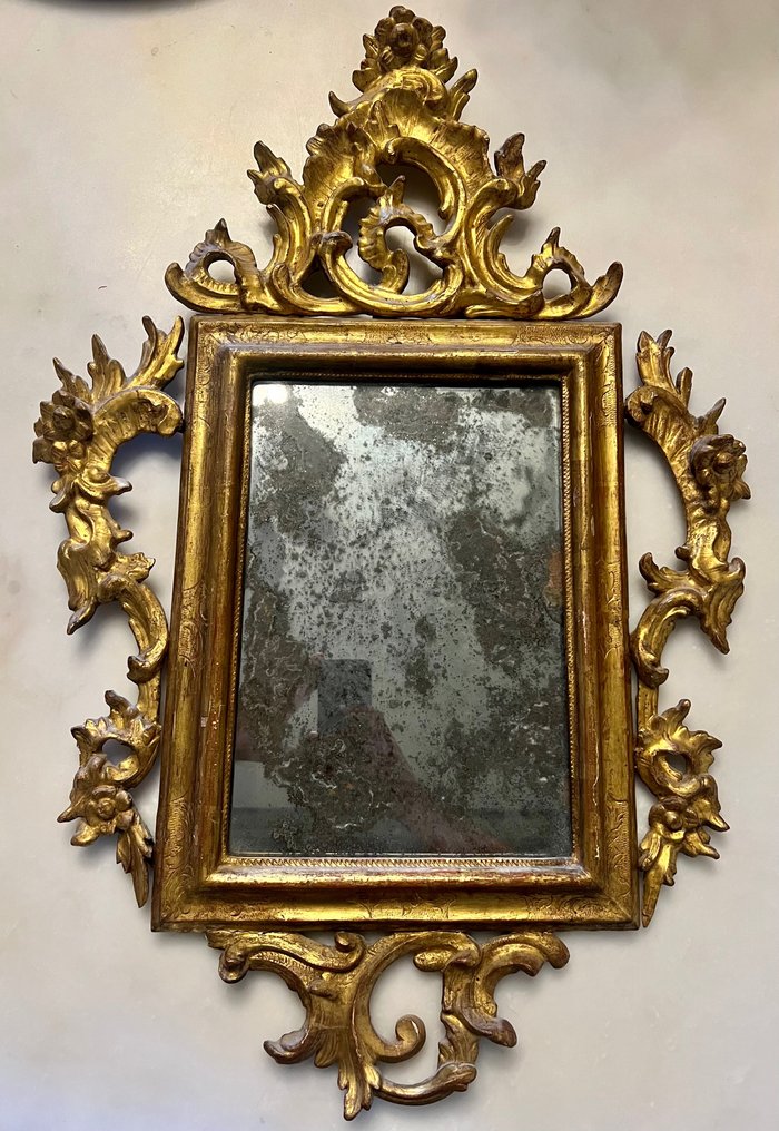Espejo de pared- espejo veneciano  - Estructura de madera tallada y dorada. espejo antiguo de hoja de plata #1.1