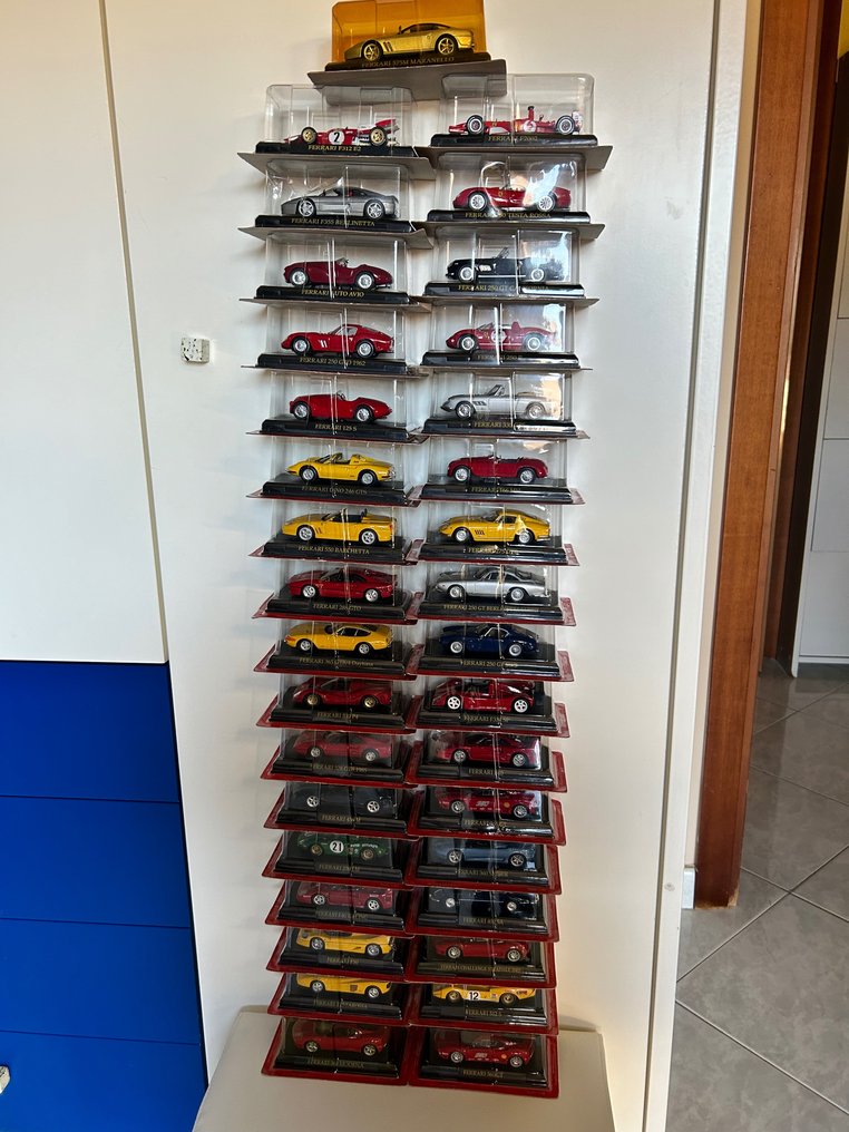 Fabbri Editore 1:43 - Urheiluauton pienoismalli  (35) - Ferrari stradali e competizione da edicola - Ferrari GT kokoelma #1.2