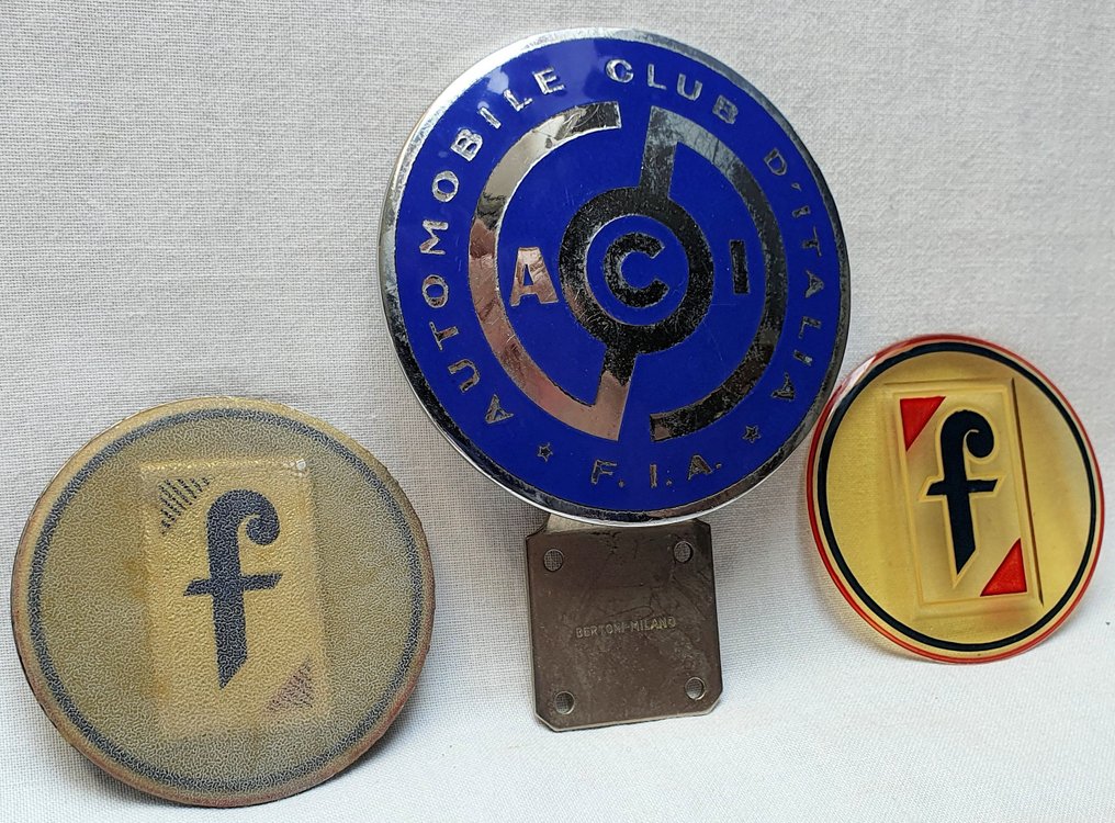 Crachá - Grille Badge - Automobile Club D'Italia - Itália - Meio do século XX (WW II) #2.2