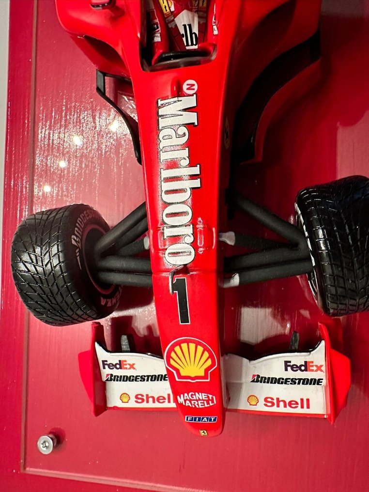 Ferrari - Michael Schumacher - 2001 - Modellbil i skala 1/18  #3.2