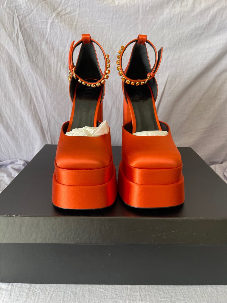 Versace - Sko med høje hæle - Størelse: Shoes / EU 40 #1.1