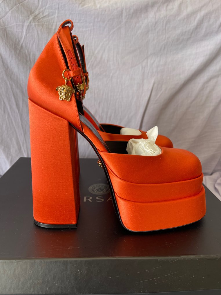 Versace - High heels shoes - Size: Shoes / EU 40 #1.2