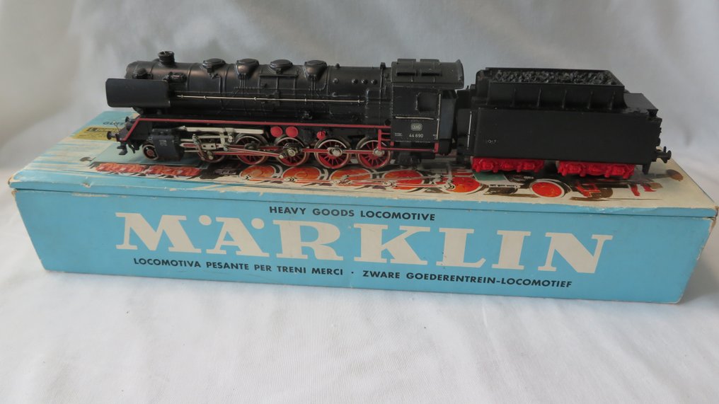 Märklin H0 - 3047.2 / -47.3 - Steam locomotive with tender (1) - BR 44 - DB #1.1