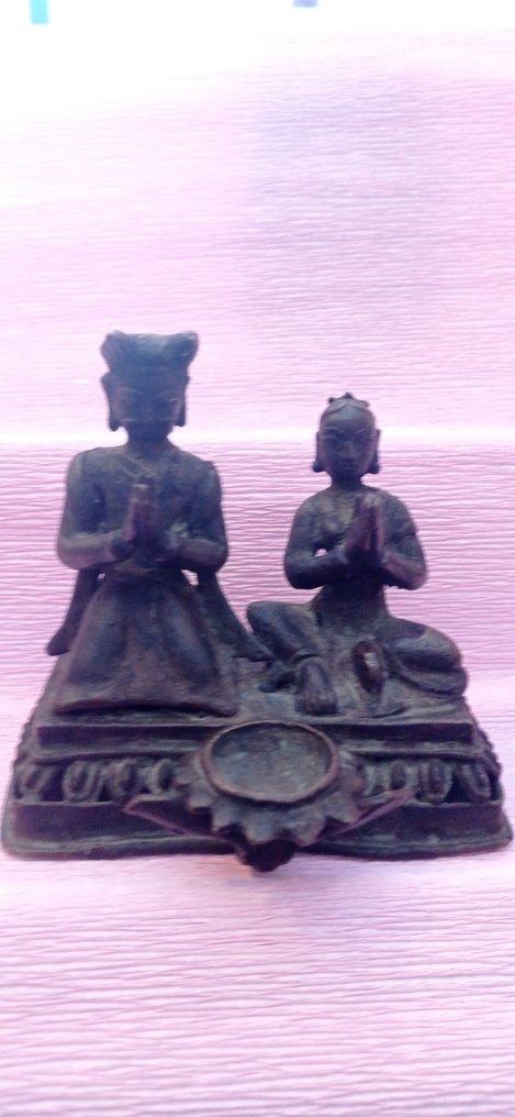Olielampe - Bronze - Nepal - nittende århundrede #2.2