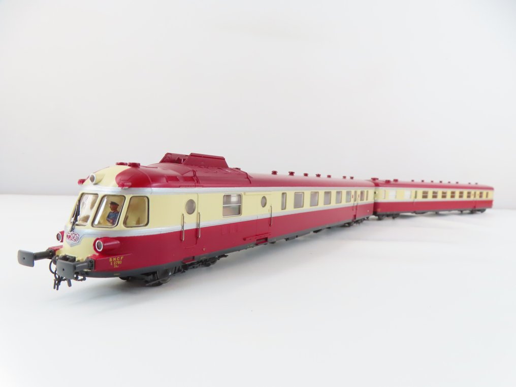 Roco H0 - 43033 - Unitate tren (1) - Set de 2 piese TEE, RGP X2700 și XR7700 - SNCF #1.1