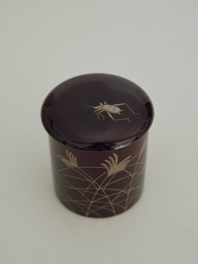 Kihō 喜峰 - Natsume - Golden grass and insect - Lacquer #2.1