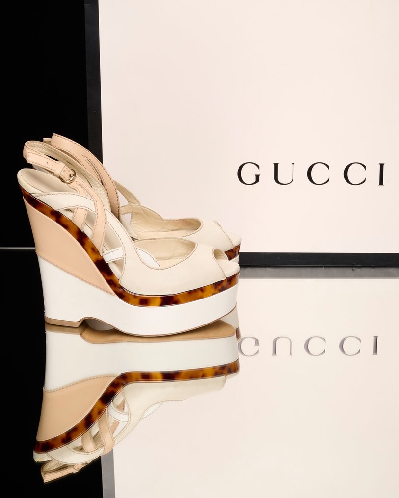 Gucci - Sandalen mit Keilabsatz - Größe: Shoes / EU 38.5 #1.1