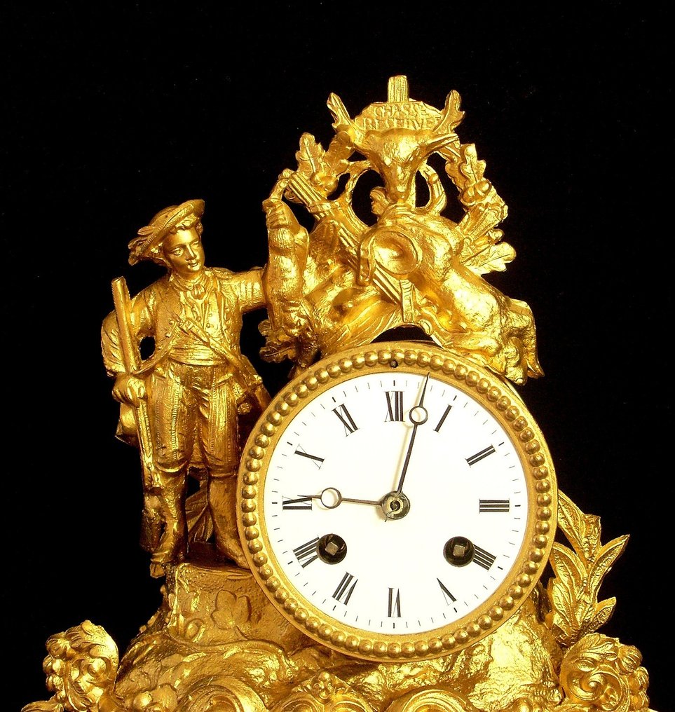 Bordsur - 19th Century - France "Allegory of the Hunt" Rare Table or mantel clock with 3 Signatures: -  Antik guld metall - 1850-1900 #1.2