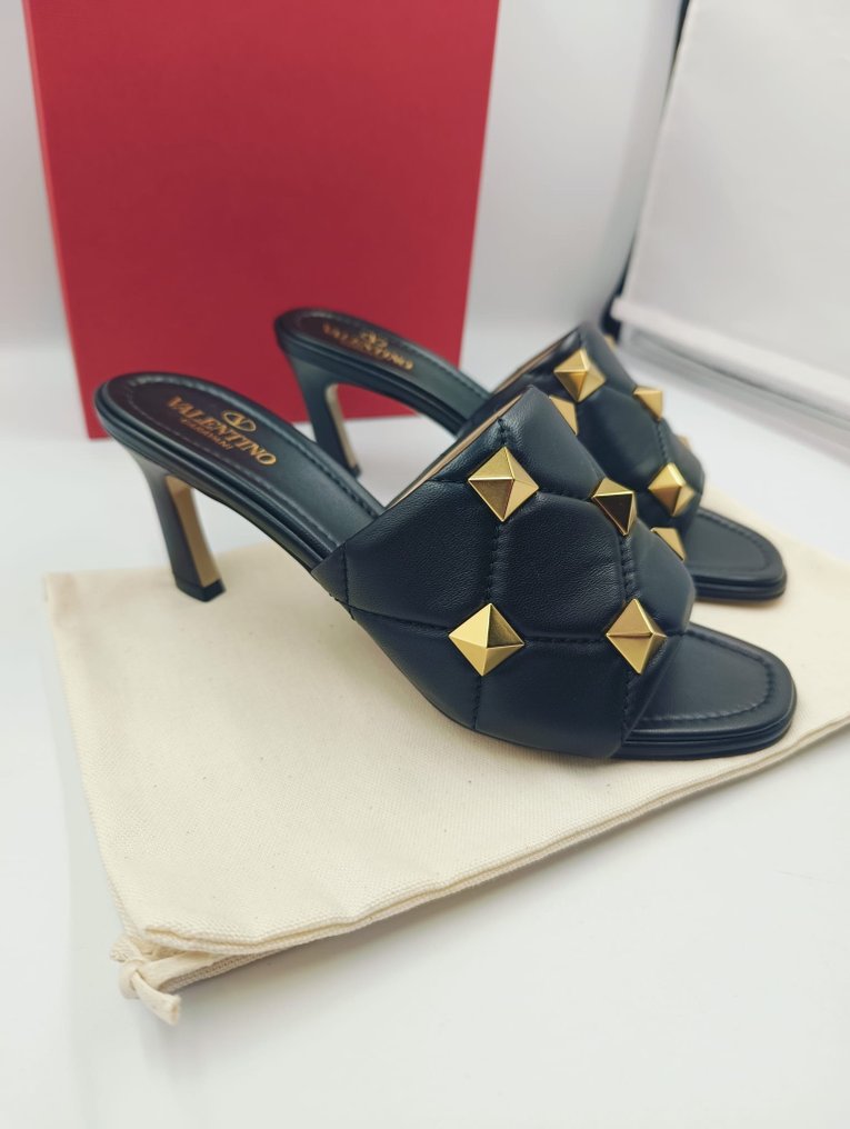 Valentino - Korolliset sandaalit - Koko: Shoes / EU 37 #1.2