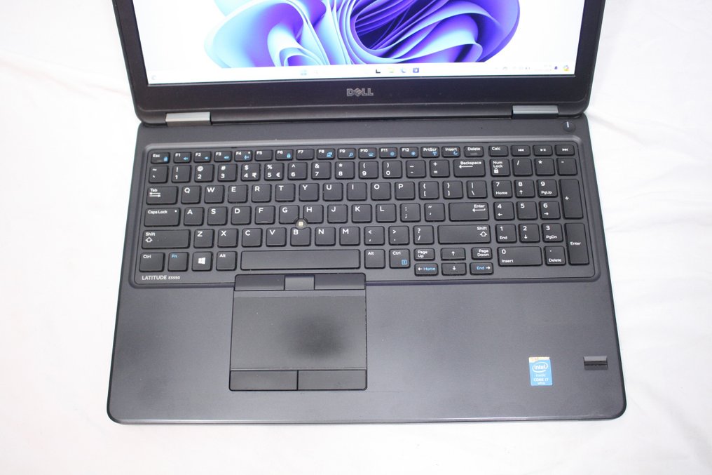 Nice find: Dell Latitude E5550 Business notebook - Intel Core i7 2.6 Ghz CPU, NVIDIA GeForce 840M, 16GB RAM - Laptop - Gyönyörű 15 hüvelykes képernyő - Windows 11 Professional #2.2