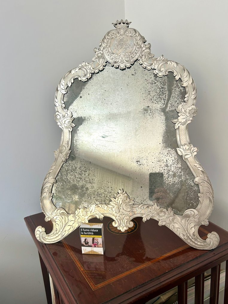 Grande e Antico Specchio al mercurio cesellato - Tafelspiegel  - Hout, Zilver #1.2