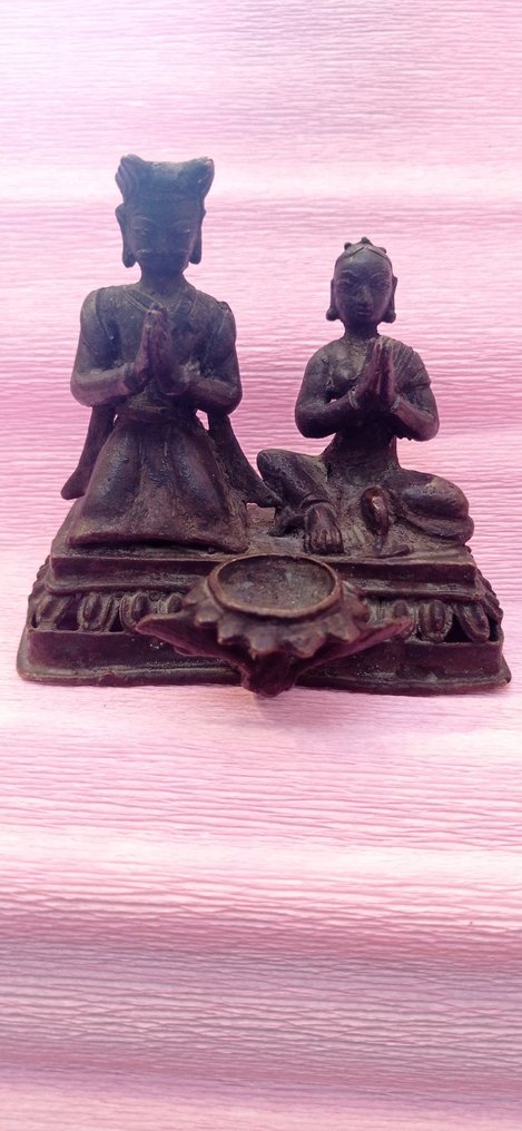 Olielampe - Bronze - Nepal - nittende århundrede #2.1