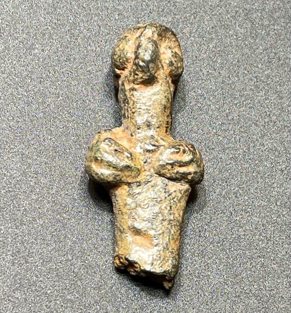 Hethiter Bronze Seltene anthropomorphe Figur mit halblanger männlicher Büste im klassischen Stil mit Schnabelnase #1.1