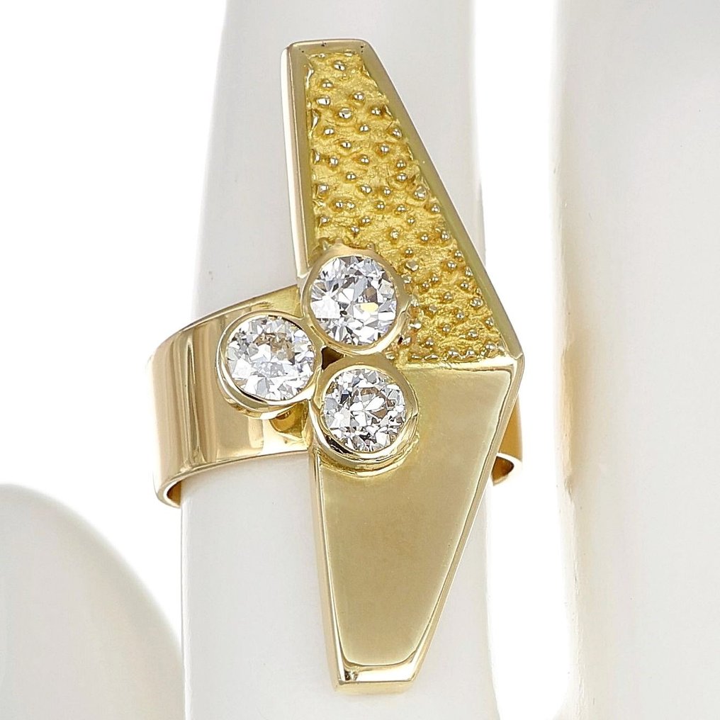 Ring - 18 kt. Yellow gold -  1.10ct. tw. Diamond  (Natural) #1.1