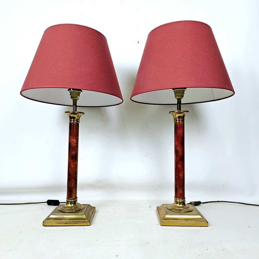 Elegant pair of desk lamps with burgundy lampshades Approx. 1960 - Candeeiro de secretária (2) - Latão, Têxtil #2.1