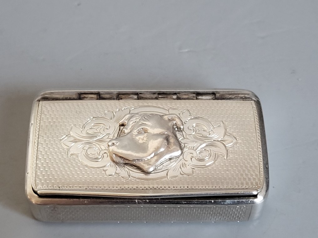 Rosenberg 1820er Jahre - Tobacco box - 13 Lot Silver - Snuffbox Dog Bulldog #1.1