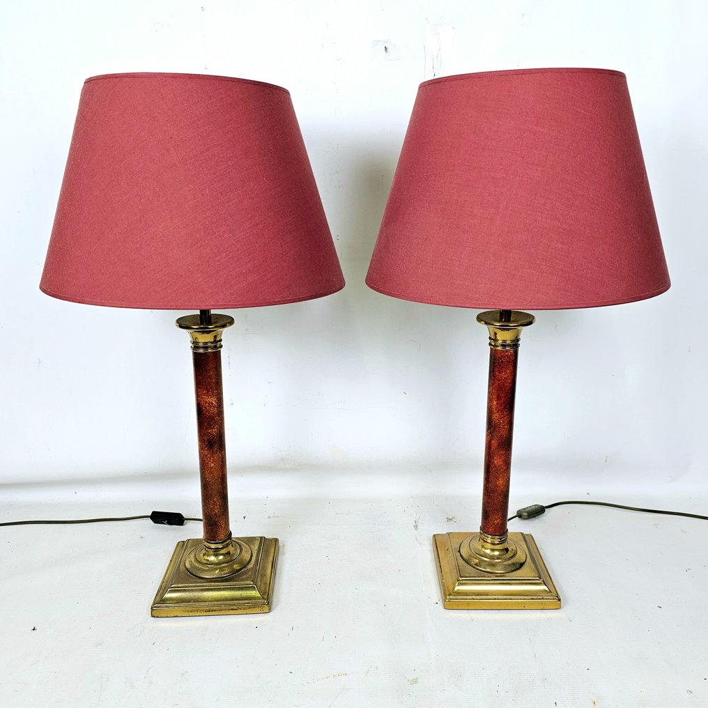 Elegant pair of desk lamps with burgundy lampshades Approx. 1960 - Candeeiro de secretária (2) - Latão, Têxtil #1.1