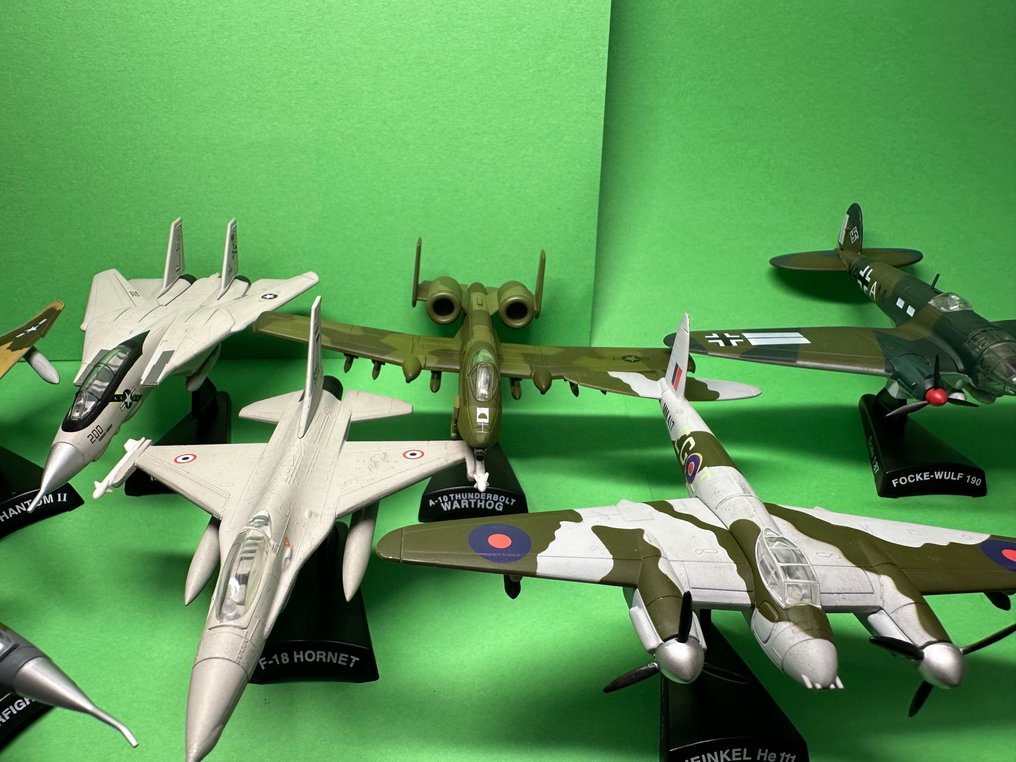 1:50 - Lentokoneen pienoismalli  (25) - 25x modellini aereo militare #2.1