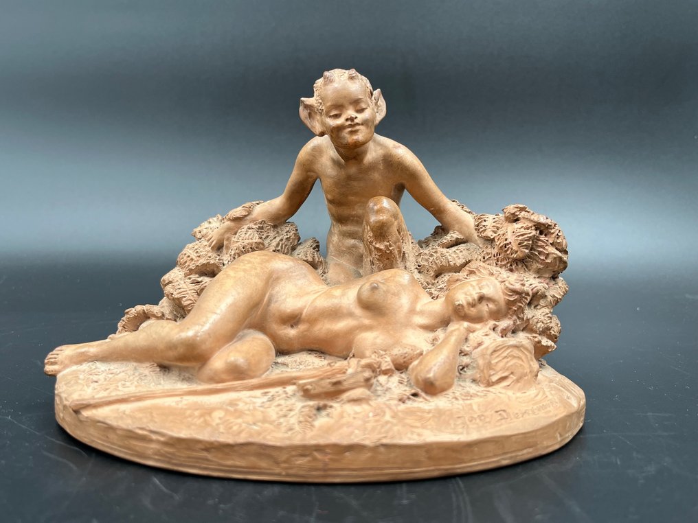 Joseph-Emmanuel Cormier 1869-1950 - 玩具人偶 - Faun bij liggend naakt - Terracotta #1.1