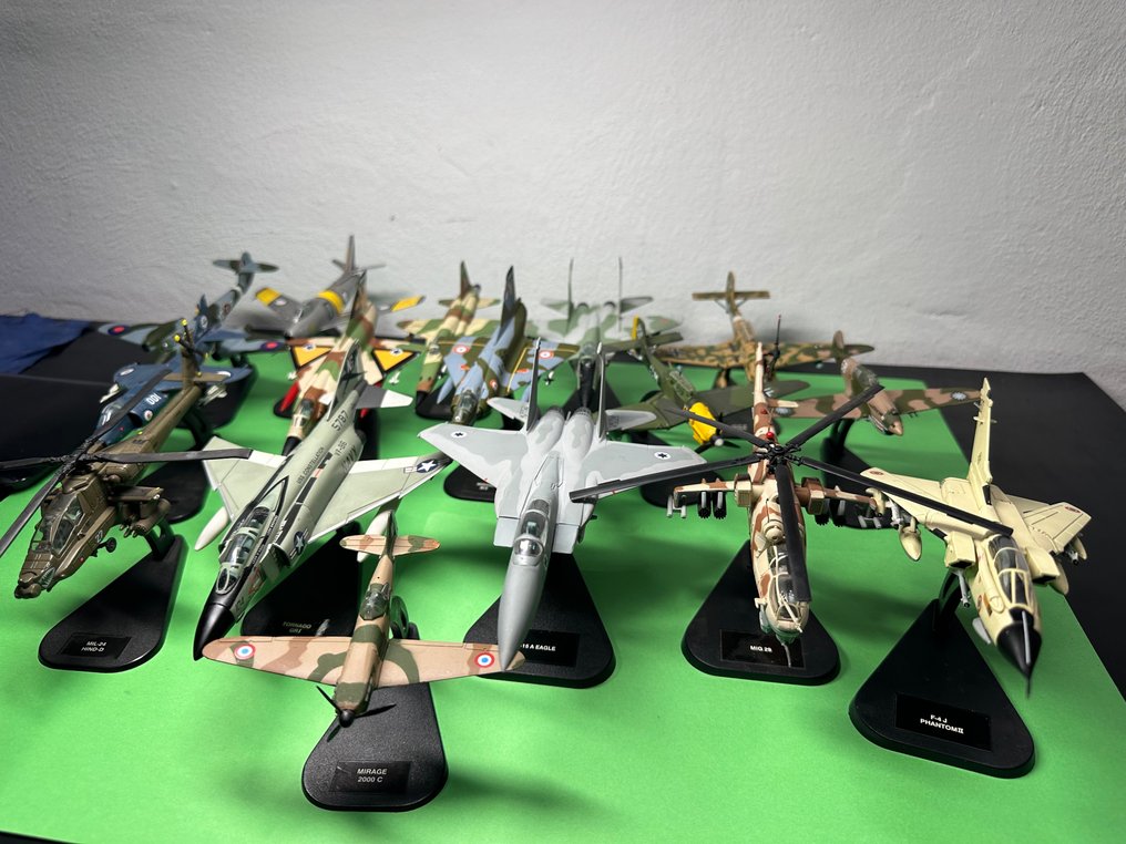 1:100, 1:45, 1:50 - Miniatura de avião  (16) -16 modellini aereo Militare #2.1