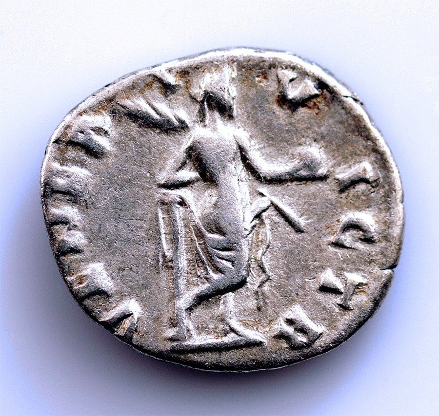 Empire romain. Julia Domna (Augusta, AD 193-217). Denarius Roma 196 d,C. - VENVS VICTR.  (Sans Prix de Réserve) #1.2