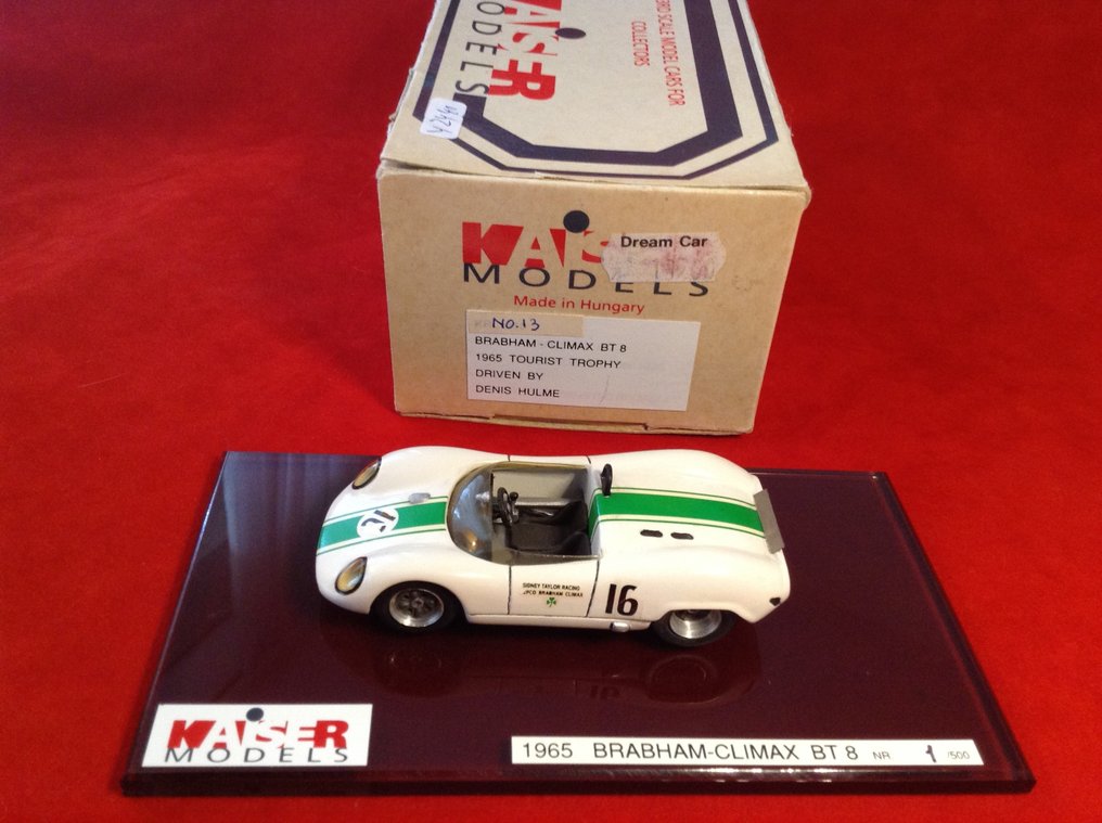 Kaiser Models - made in Hungary 1:43 - Voiture de course miniature - ref. #KRL10 - Brabham BT8 Climax winner Tourist Trophy 1965 #16 Denny Hulme - édition limitée - numérotée n°1 sur 500 exemplaires (seulement 150 exemplaires ont été réellement #2.1