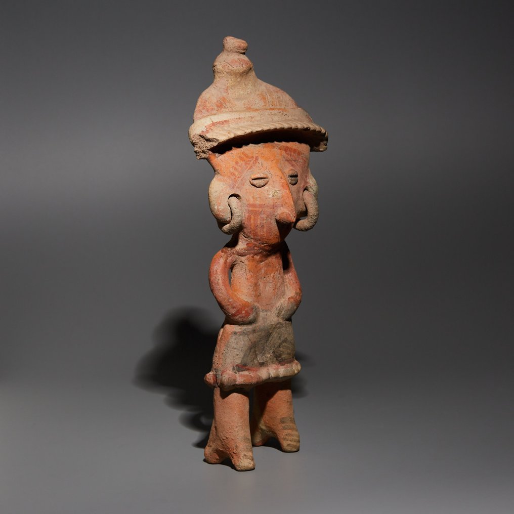 Michoacan, Mexiko Terrakotta Antropomorf figur. 400 - 100 f.Kr. 26 cm höjd. Spansk importlicens. #1.2