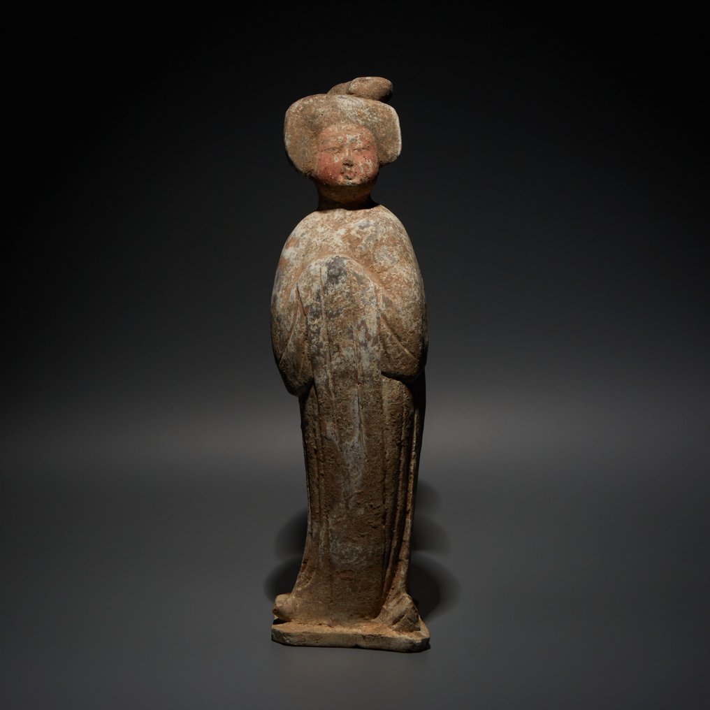 Forntida kinesisk, Tangdynastin Keramik Figur av en fet dam. 34 cm H. #1.1