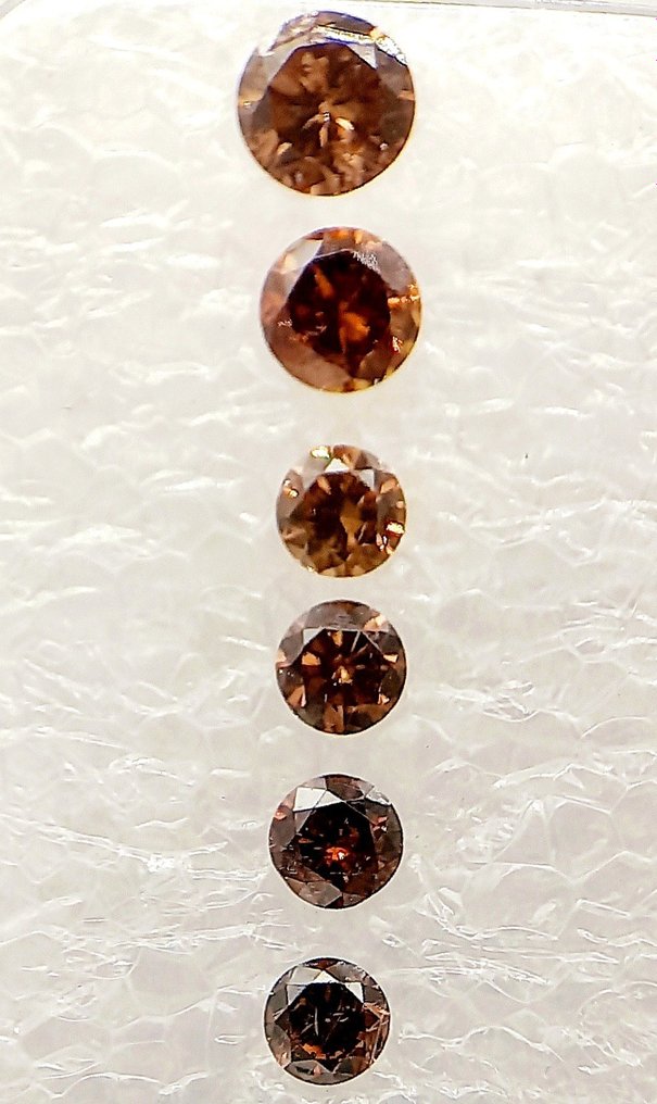 6 pcs Diamond  (Natural coloured)  - 0.62 ct - Round - Fancy deep, Fancy intense Mixed orange - I1, I2 - Antwerp Laboratory for Gemstone Testing (ALGT) #2.2