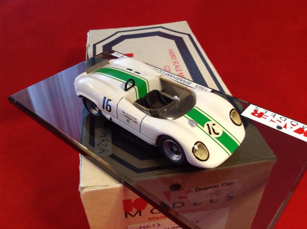 Kaiser Models - made in Hungary 1:43 - Voiture de course miniature - ref. #KRL10 - Brabham BT8 Climax winner Tourist Trophy 1965 #16 Denny Hulme - édition limitée - numérotée n°1 sur 500 exemplaires (seulement 150 exemplaires ont été réellement #3.1