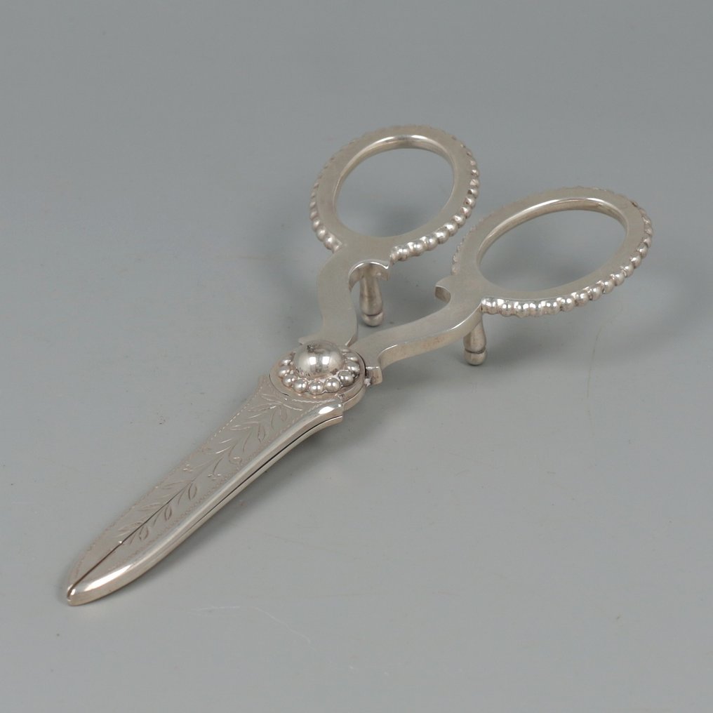 J.M. van Kempen & Zn. 1896 *NO RESERVE* - Grape scissors - .833 silver  #1.1